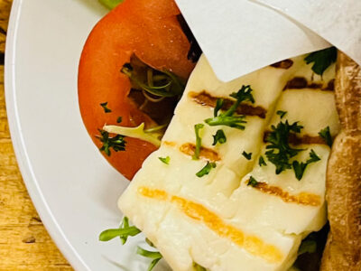 Pita with halloumi